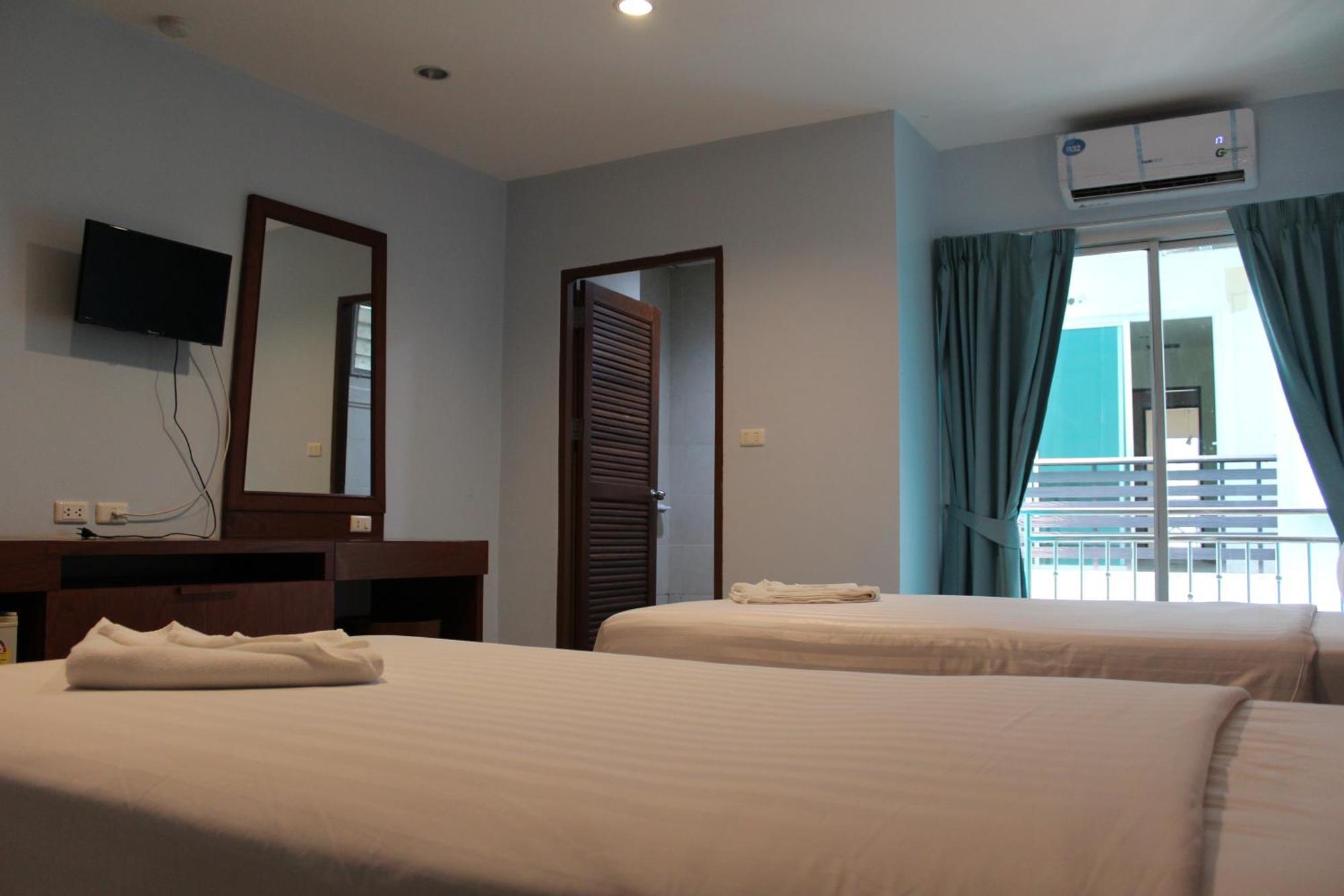 Cokoon Deva Patong Hotel Esterno foto